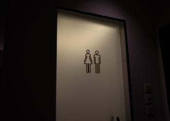 استديو بسرير ماستر وجلسة جانبية