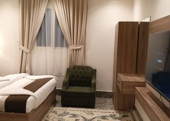 استديو بسرير ماستر وجلسة جانبية