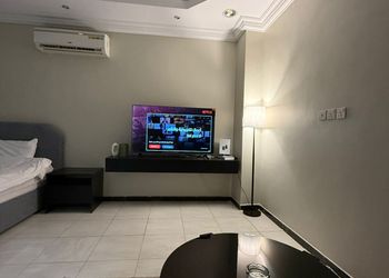 استديو هادئ بسرير ماستر 