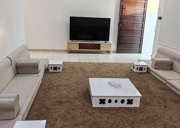 استراحة بمدخل مسنقل و سرير ماستر 