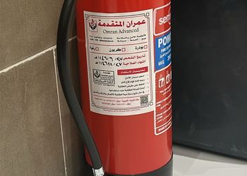 شقة بمجلس وغرفتين نوم وغرفة خدمة