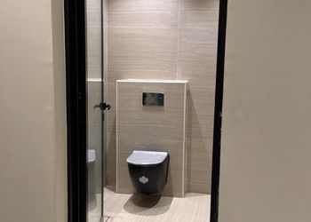 استديو بسرير ماستر وجلسة مريحة 