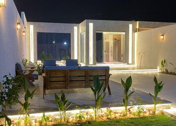 شاليه بمسبح خارجي وجلسة خارجية