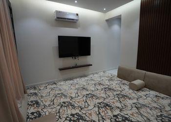 شالية انيق بمجلس ومسبح داخلي