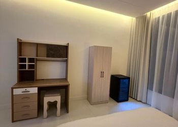 استديو بسرير ماستر وأثاث مريح 