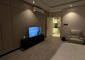استديو بسرير ماستر وجلسة جانبية 