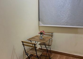 شقة بغرفة ماستر وصالة 