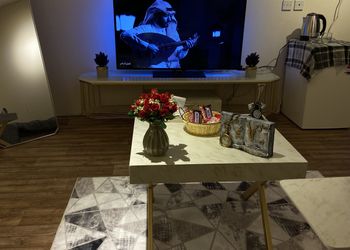 استديو بأثاث مريح ودخول ذاتي