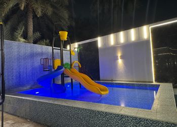 شاليه بجلسات خارجية ومسبح 