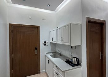 استديو بسرير ماستر وجلسة 