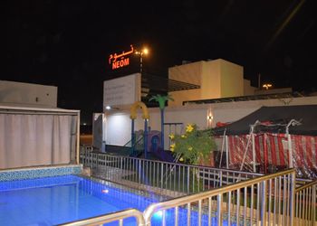 شالية بمجلس ومسبح خارجي 