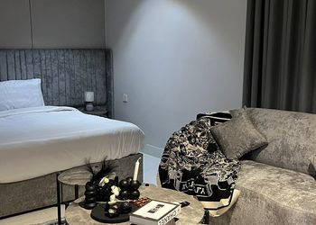 استديو هادئ بسرير ماستر