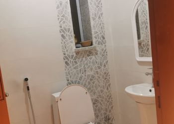 استديو بأثاث مريح وبسيط 