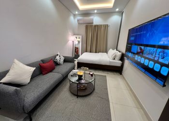 استديو بتصميم أنيق ودخول ذاتي