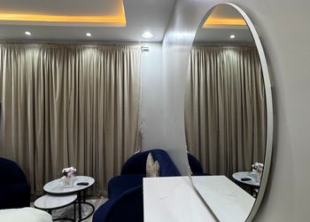 استديو بسرير ماستر وجلسة جانبية 
