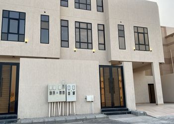 شقة بغرفتين نوم وصالة 