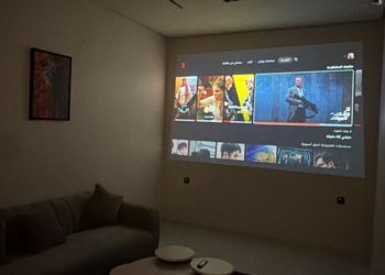 شقة بغرفة معيشة وغرفتين نوم 