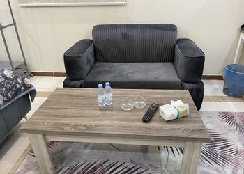 استديو بأثاث مريح وبسيط 