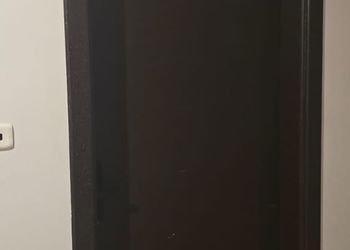 استديو بأثاث مريح وبسيط 