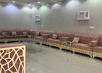 استراحة بمسطح اخضر ومجالس