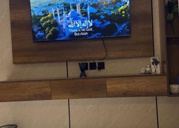 شقة بصالة أنيقة وغرفتين نوم