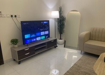 شقة بغرفة معيشة وغرفة نوم 