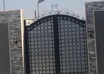شاليه بجلسه مطله على حديقه