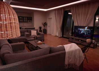 شاليه بمسبح خارجي وتصميم أنيق