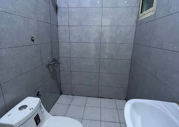 استديو بأثاث مريح وبسيط 