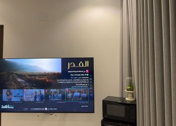 استديو بسرير ماستر وجلسه جانبيه