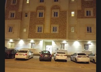 شقة بغرفة معيشة وغرفة نوم 