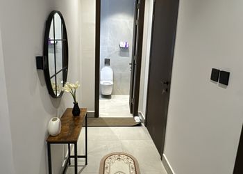 استديو بسرير ماستر وجلسة جانبية 