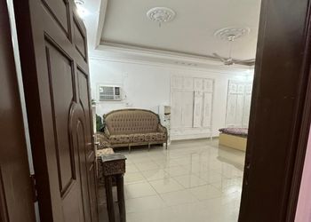شقة بغرفتين نوم وأثاث مريح
