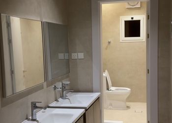 شقة بغرفتين نوم وأثاث مريح