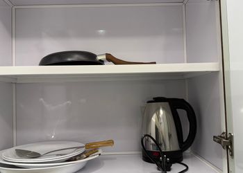 استديو بسرير ماستر وجلسة جانبية