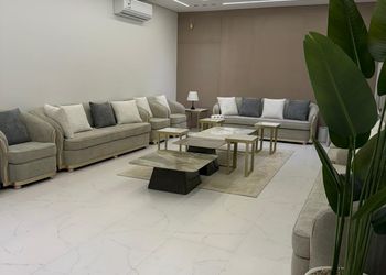 شاليه بمسطح اخضر ومسبح 
