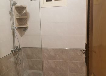 استراحه بمسبح خارجي واطلاله على الجبل