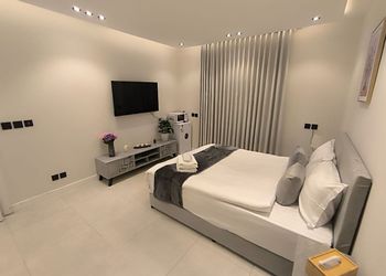 استديو بسرير ماستر