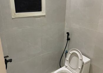 استديو بأثاث مريح وبسيط 