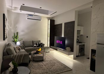 شقة بغرفة معيشة وغرفة نوم 