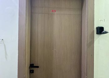 استديو بسرير ماستر وجلسة جانبية 