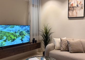 شقة بغرفة نوم ودخول ذاتي 