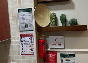 شقة بغرفة جلوس وغرفتين نوم 