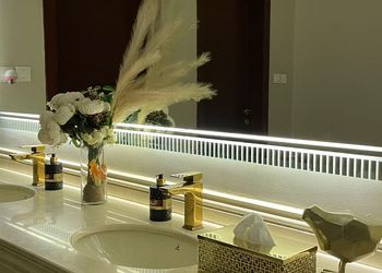 شاليه بمسطح اخضر ومجلسين