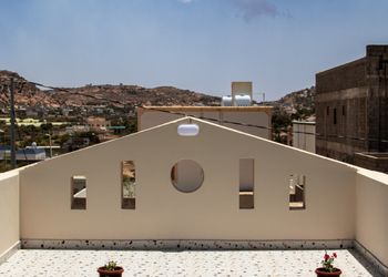 شقة بغرفة نوم وصالة 
