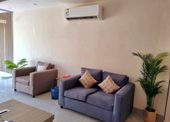 استديو بسريرين مفردة و أثاث مريح