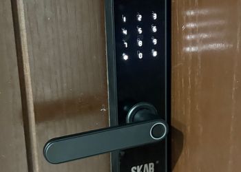 استديو بسرير ماستر وجلسة جانبية 