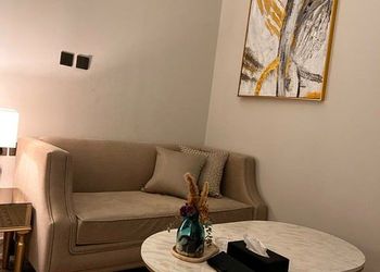 استديو بسرير ماستر وجلسة جانبية