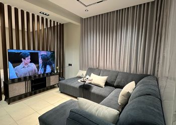استديو بتصميم أنيق وسرير مريح