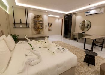 استديو بسرير ماستر وأثاث مريح 